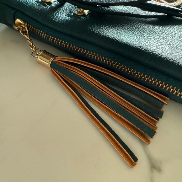 Mia K. Collection turquoise blue purse in good used condition - Picture 3 of 7